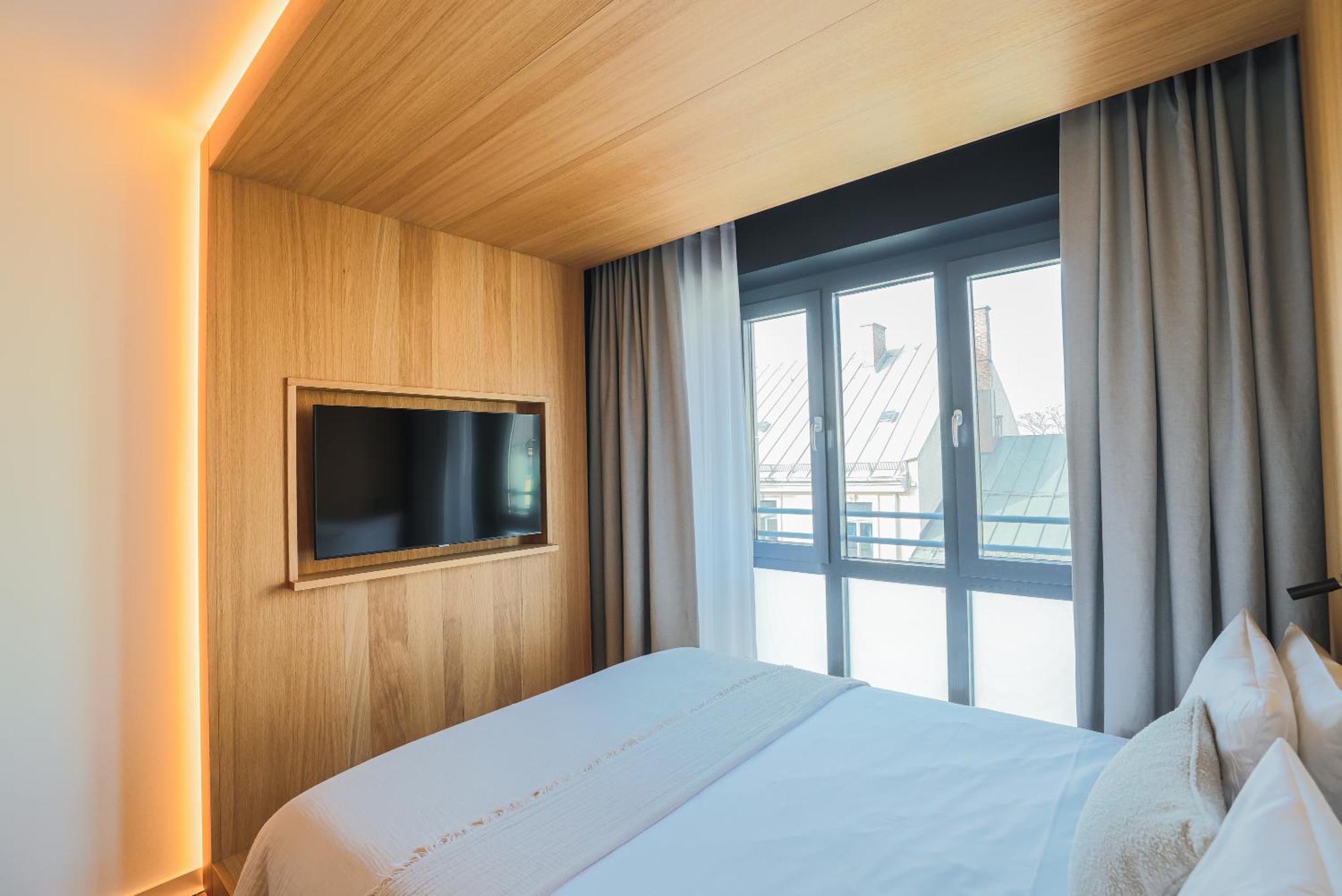 Hotel Bob W Muenchner Freiheit 4*